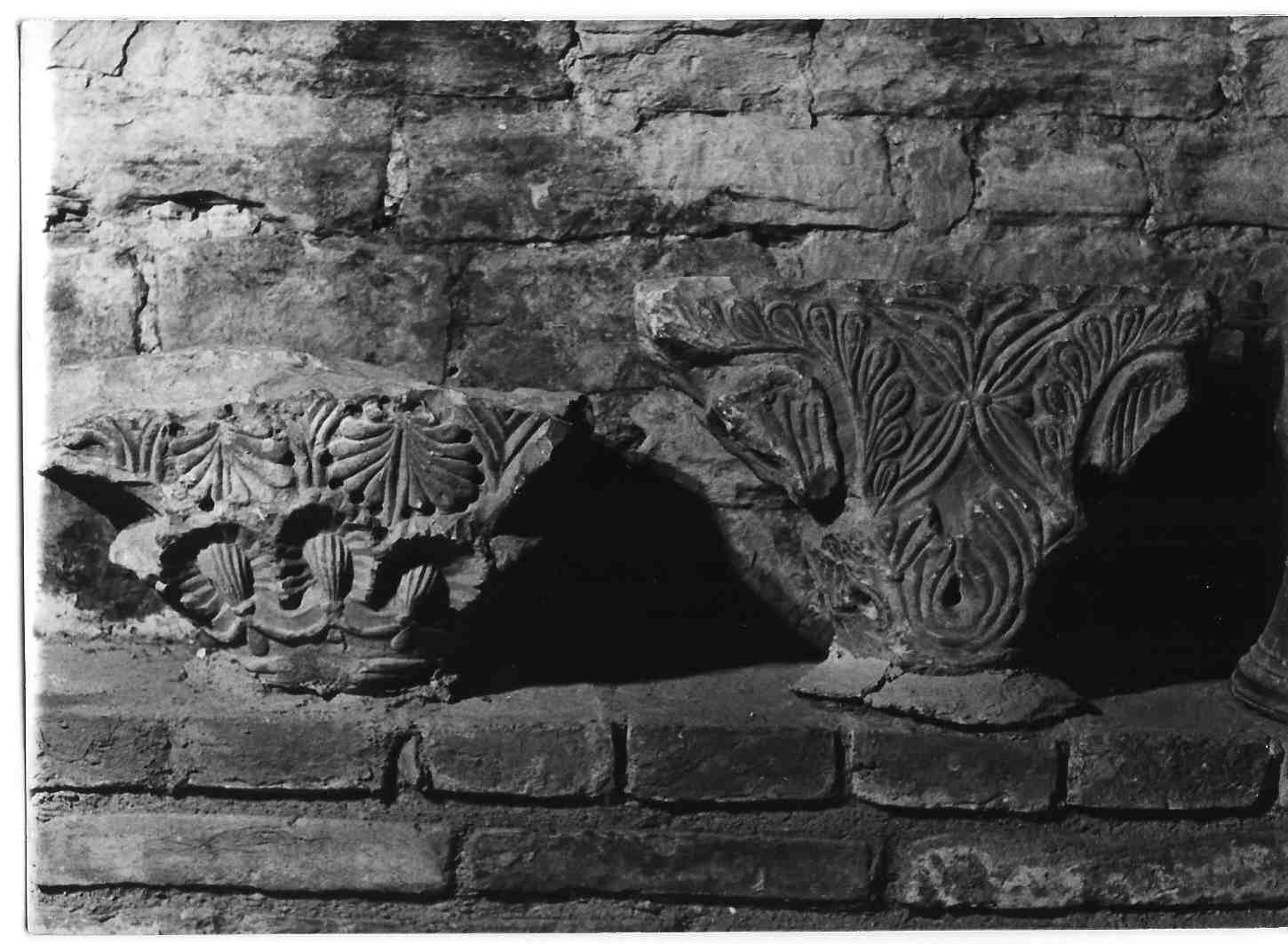 capitello, coppia - bottega Italia centrale (sec. XI)