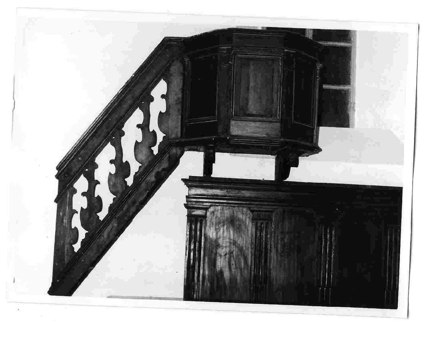 pulpito da refettorio, opera isolata - bottega umbra (sec. XVII)