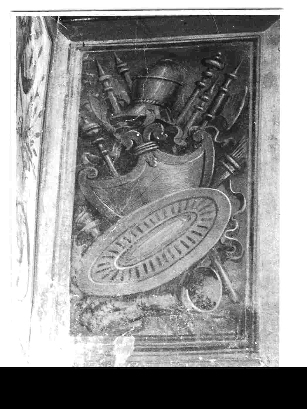 trofeo di armi (dipinto, serie) di Gherardi Cristoforo detto Doceno (attribuito) (prima metà sec. XVI)