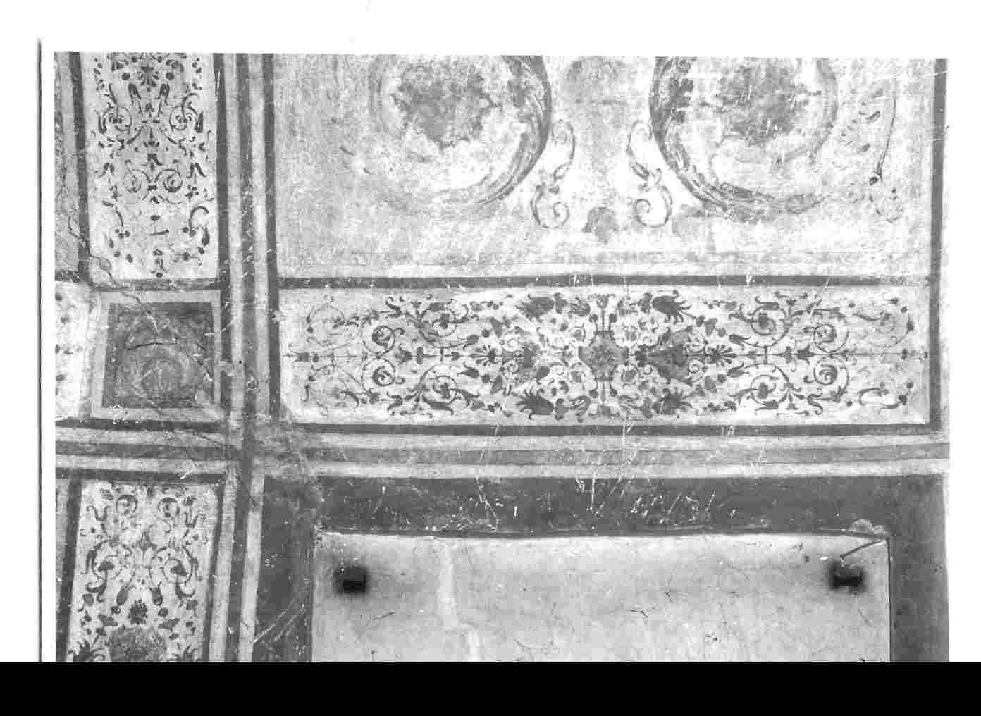 motivi decorativi vegetali (dipinto, opera isolata) di Vasari Giorgio, Gherardi Cristoforo detto Doceno (attribuito), Battista Tifernate (attribuito) (prima metà sec. XVI)