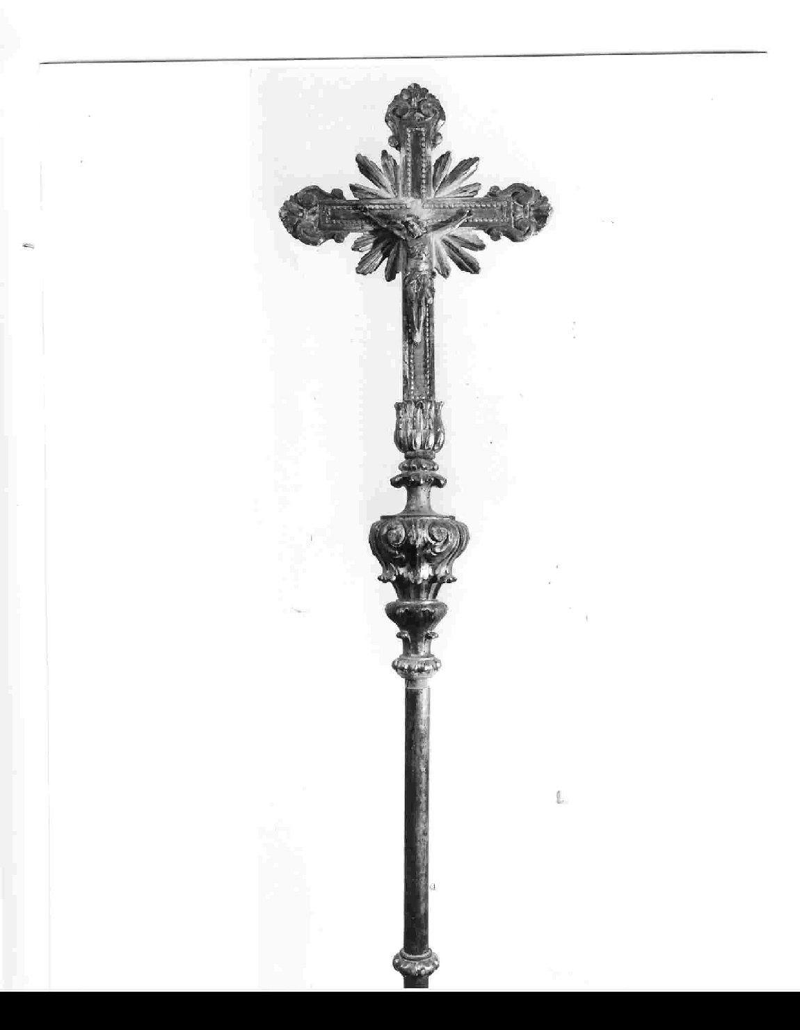croce processionale, opera isolata - bottega Italia centrale (fine/inizio secc. XIX/ XX)