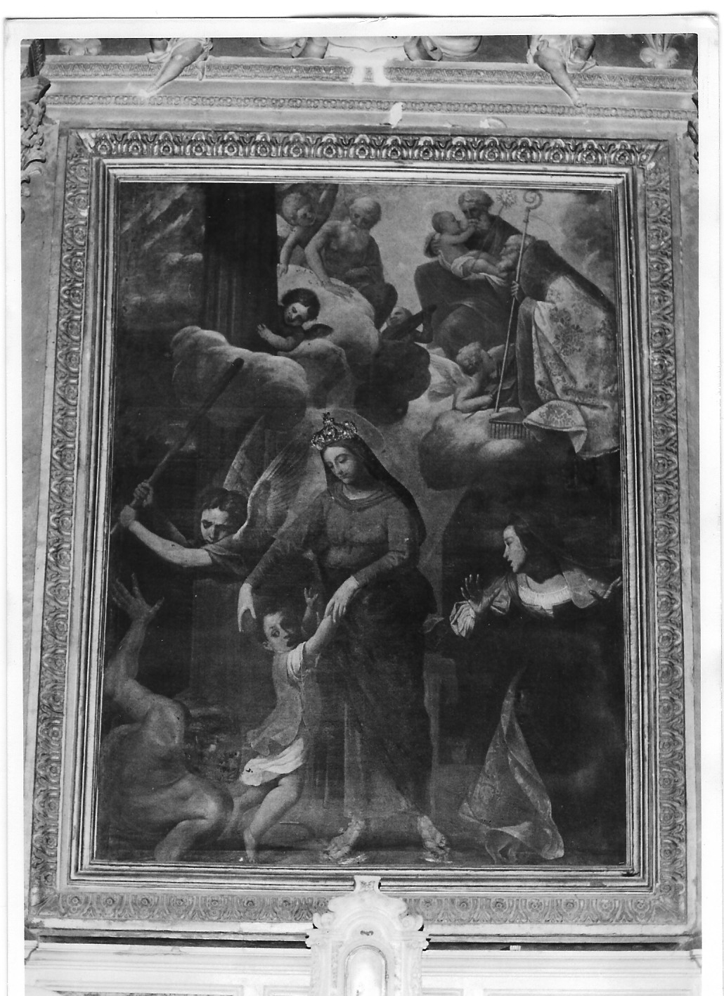 La Madonna che protegge un Bambino (dipinto, elemento d'insieme) di Gagliardi Bernardino (sec. XVII)