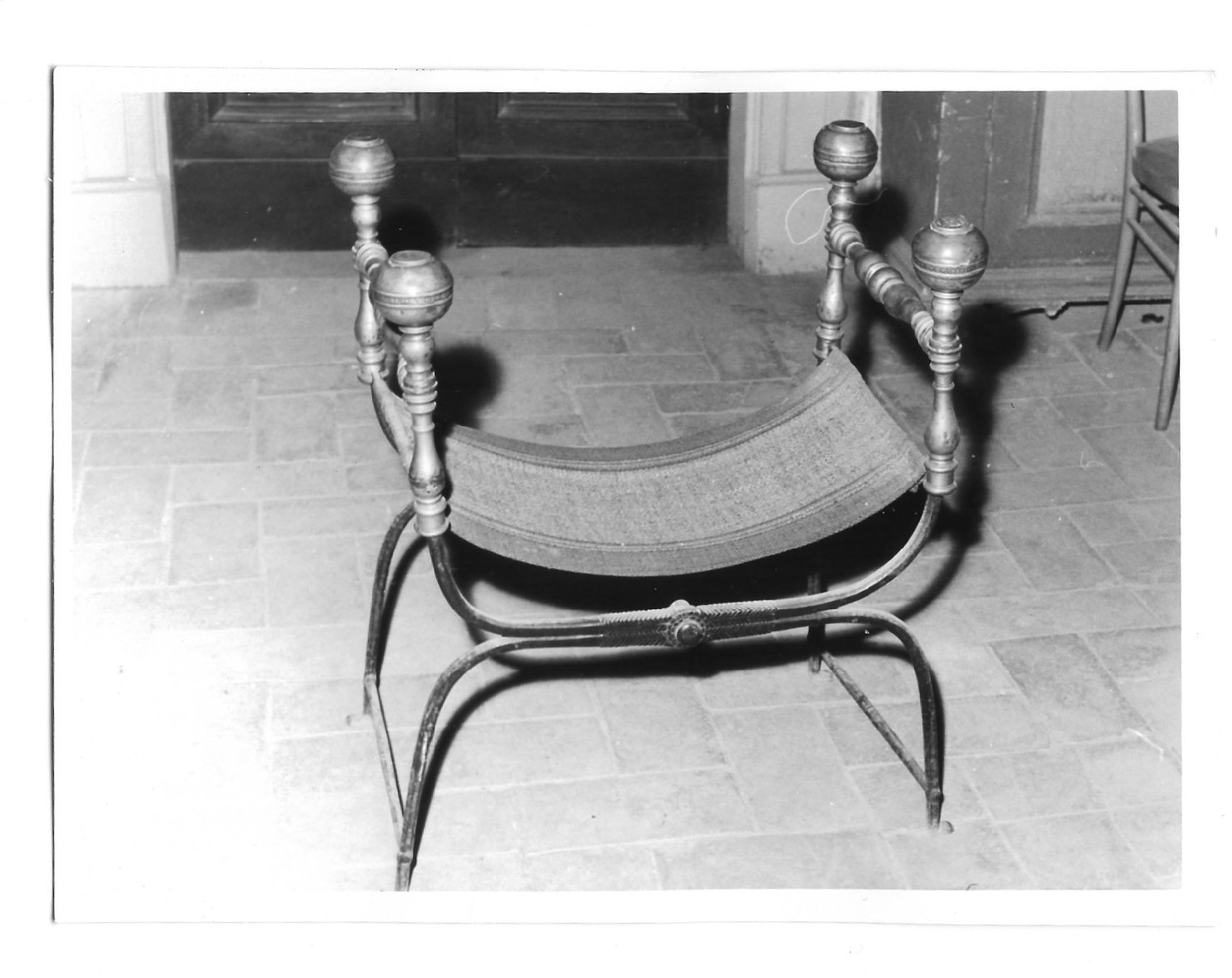 faldistorio, opera isolata - bottega Italia centrale (inizio sec. XVI)