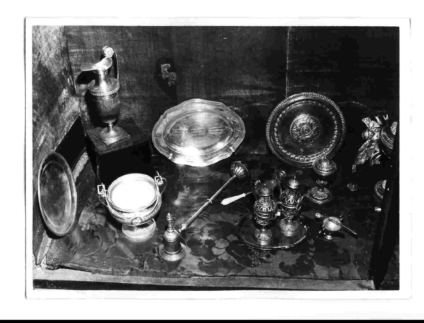 piatto, opera isolata - bottega Italia centrale (sec. XIX)