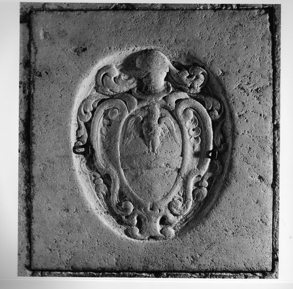 stemma gentilizio (lapide tombale, opera isolata) - ambito umbro (sec. XVI)