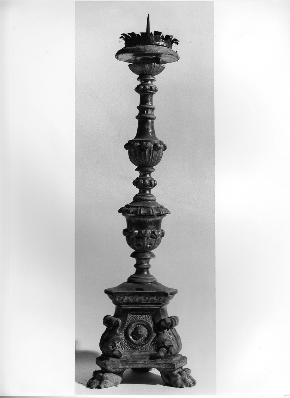 candeliere, serie - bottega umbra (sec. XVIII, sec. XIX)