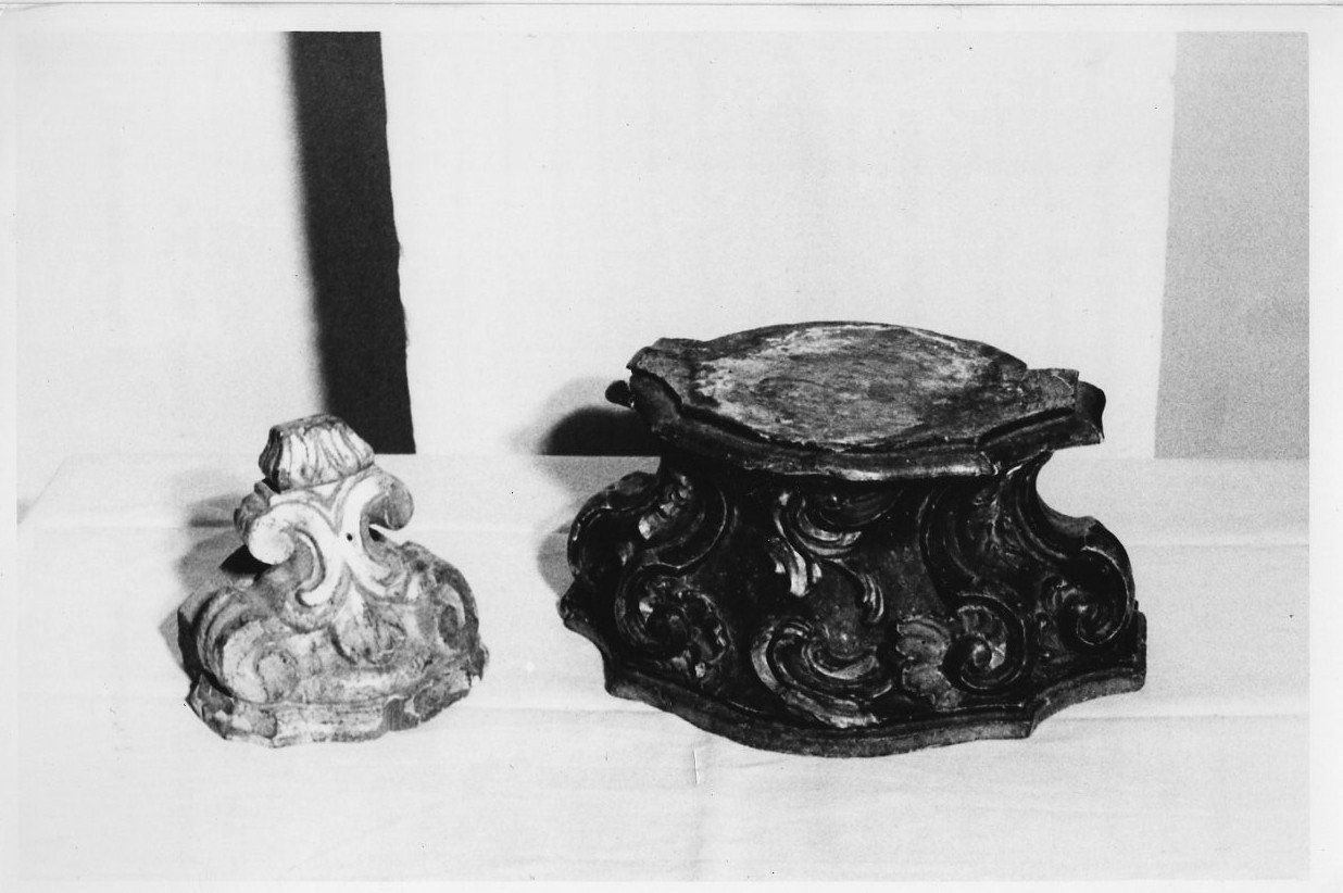 base per croce d'altare, opera isolata - bottega Italia centrale (sec. XVIII)