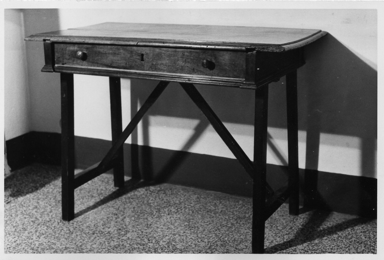 tavolo, opera isolata - bottega Italia centrale (sec. XVII)