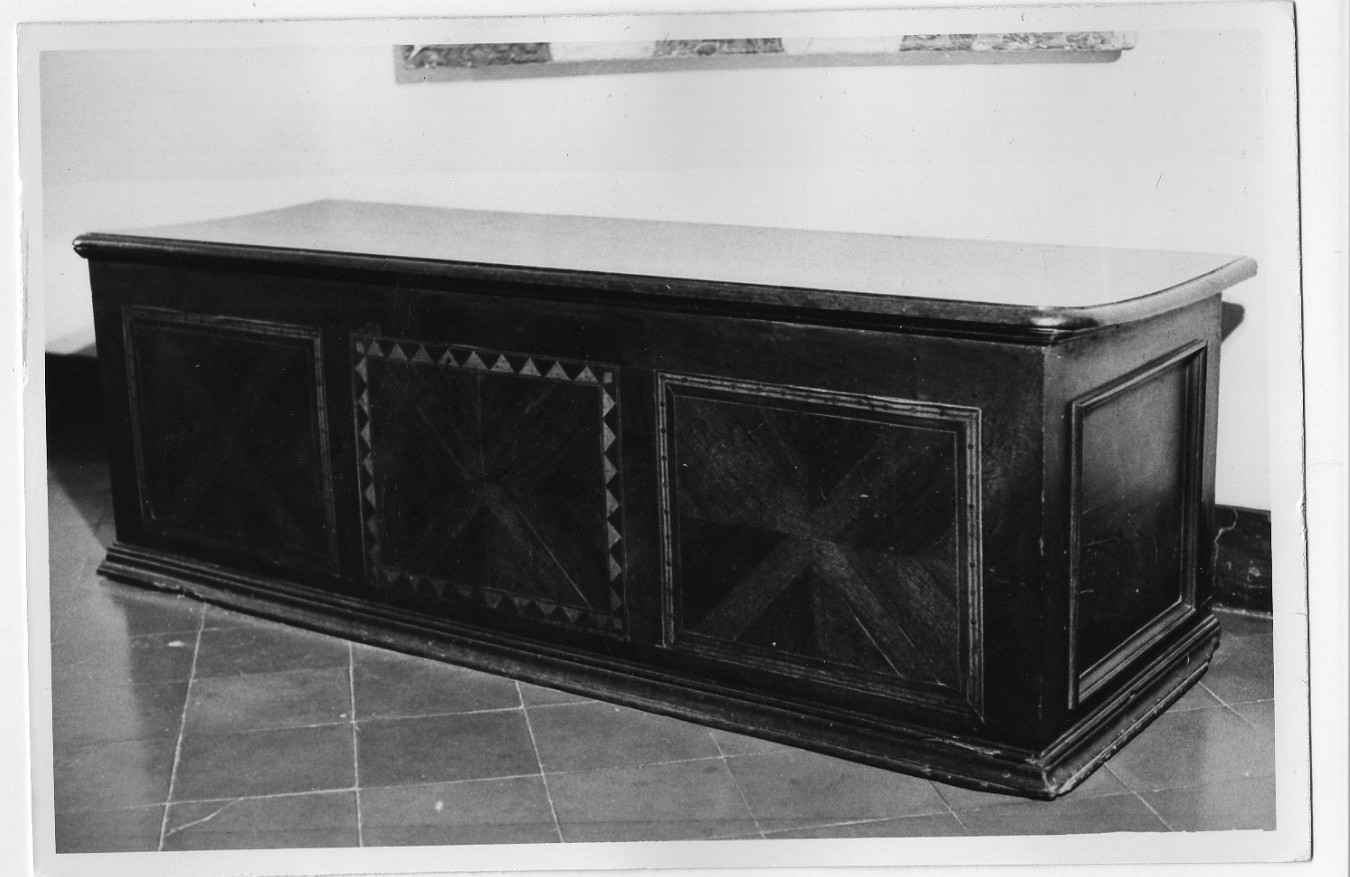 cassone, opera isolata - bottega Italia centrale (fine sec. XVIII)