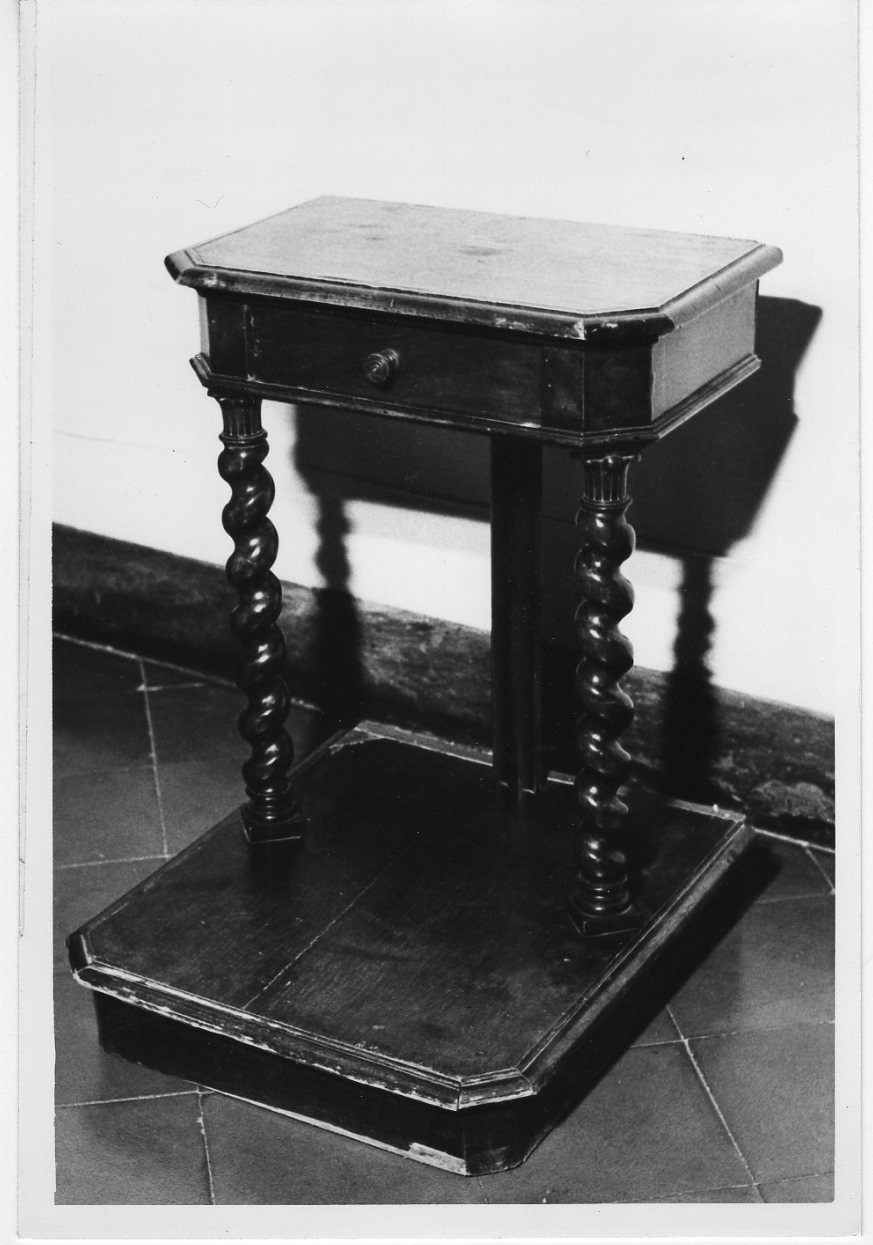 inginocchiatoio, opera isolata - bottega Italia centrale (sec. XVII)