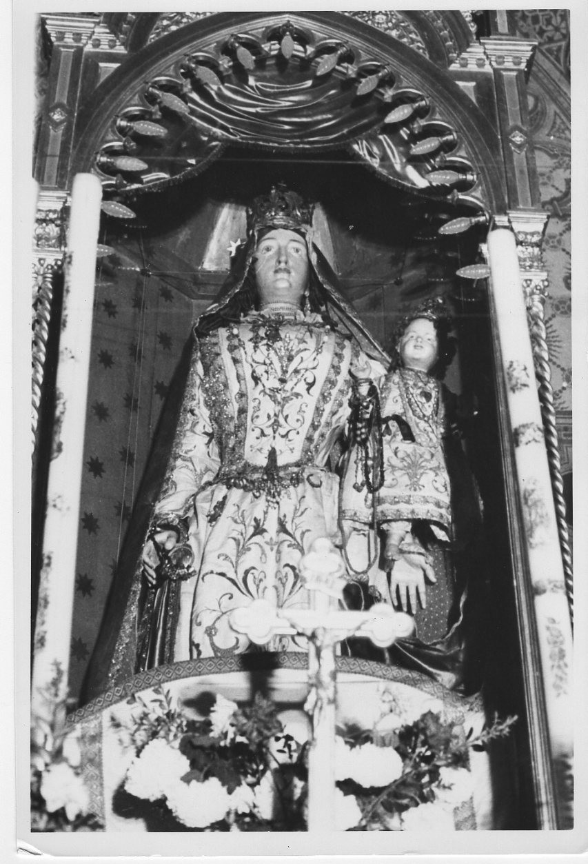 Madonna con Bambino (statua, opera isolata) - bottega Italia centrale (sec. XVIII)