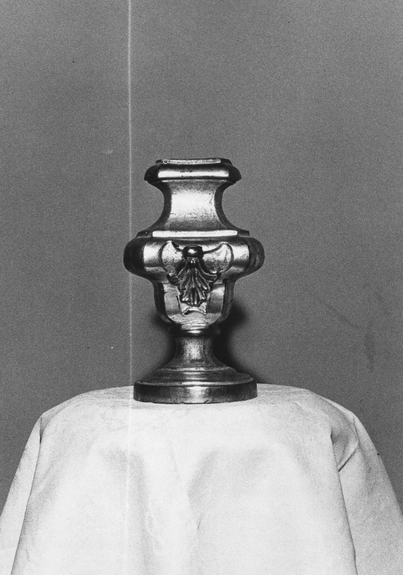 vaso d'altare per composizione floreale, serie - bottega italiana (sec. XVIII)