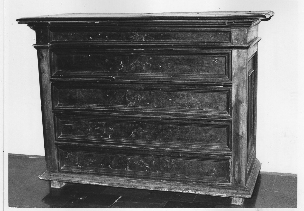 comò, opera isolata - bottega italiana (sec. XVII)