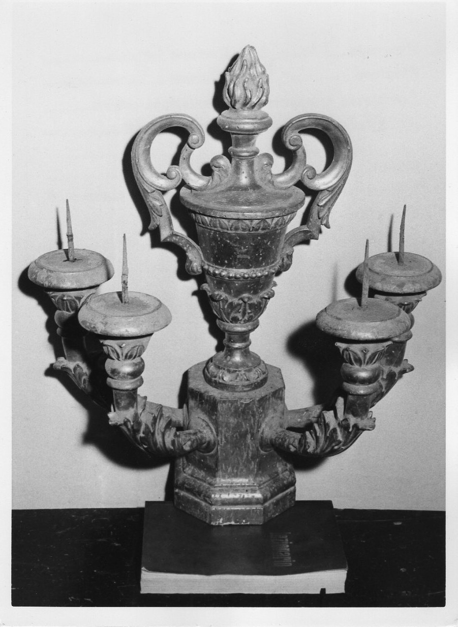 candeliere, coppia - bottega italiana (secc. XVII/ XVIII)