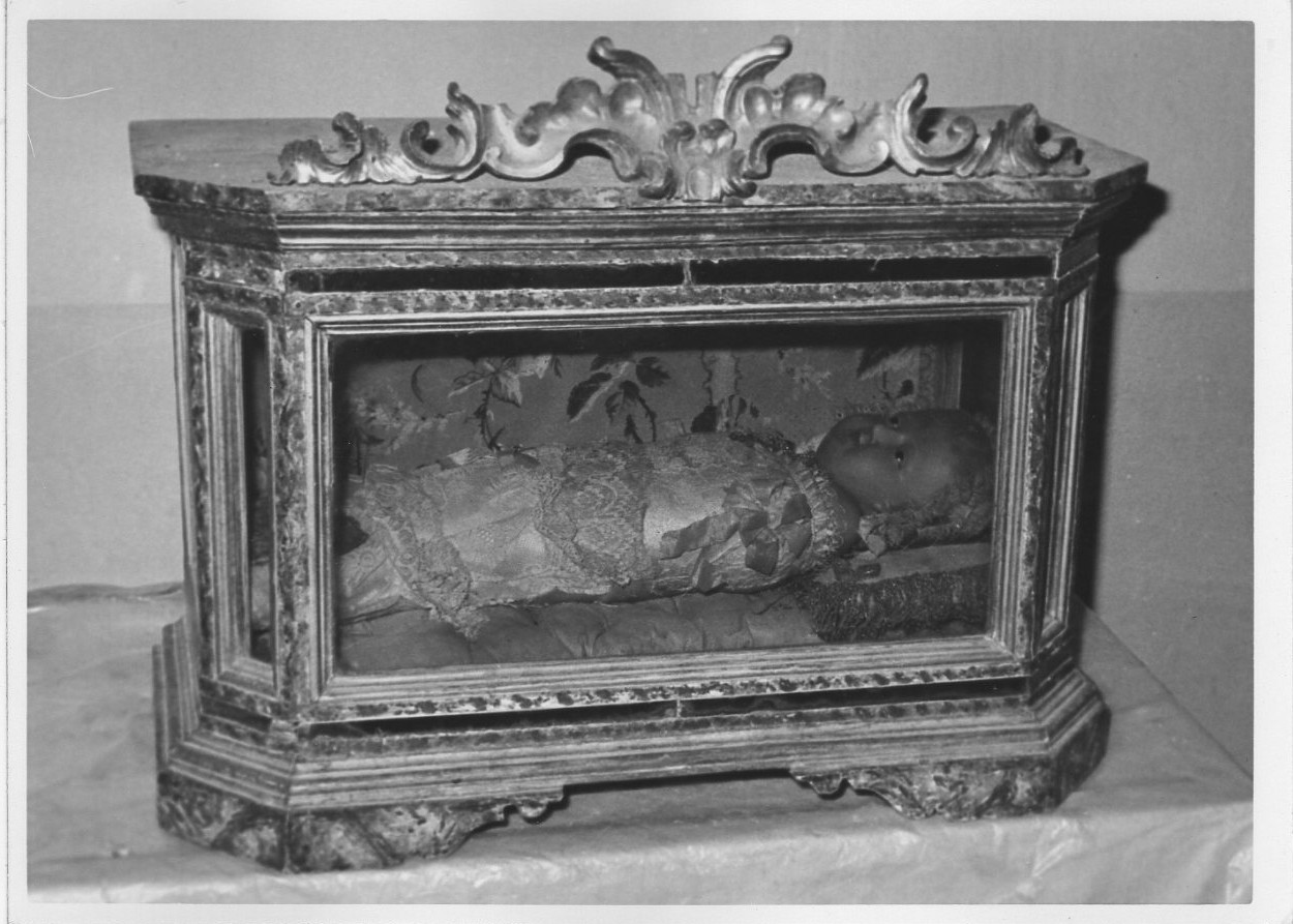 urna, elemento d'insieme - bottega italiana (sec. XVIII)