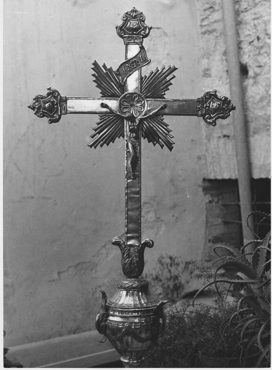 Cristo crocifisso (croce processionale, opera isolata) - bottega italiana (fine/inizio secc. XVIII/ XIX)