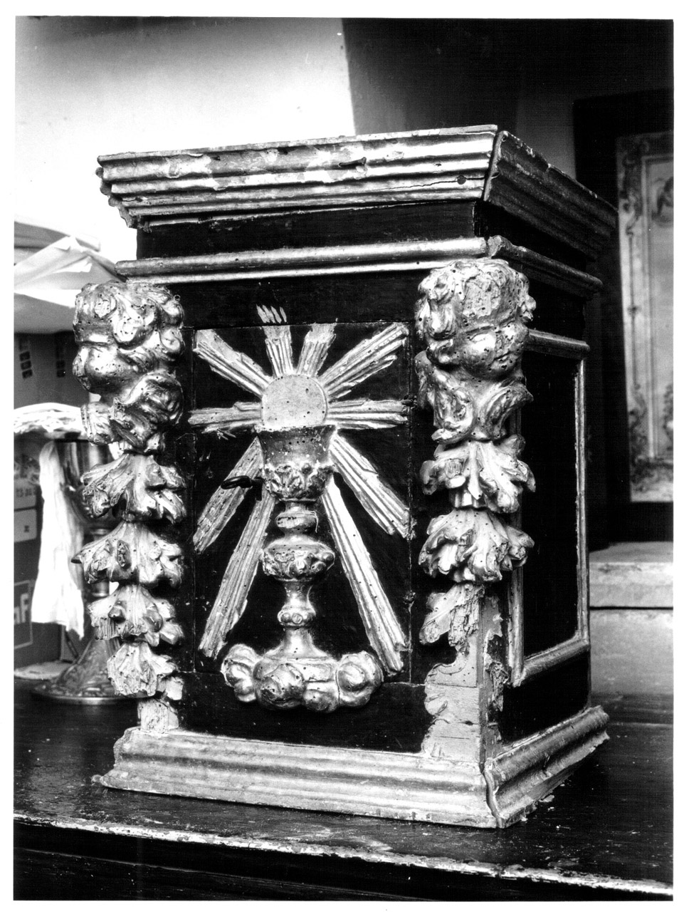 tabernacolo - a frontale architettonico, opera isolata - bottega umbra (sec. XVIII)