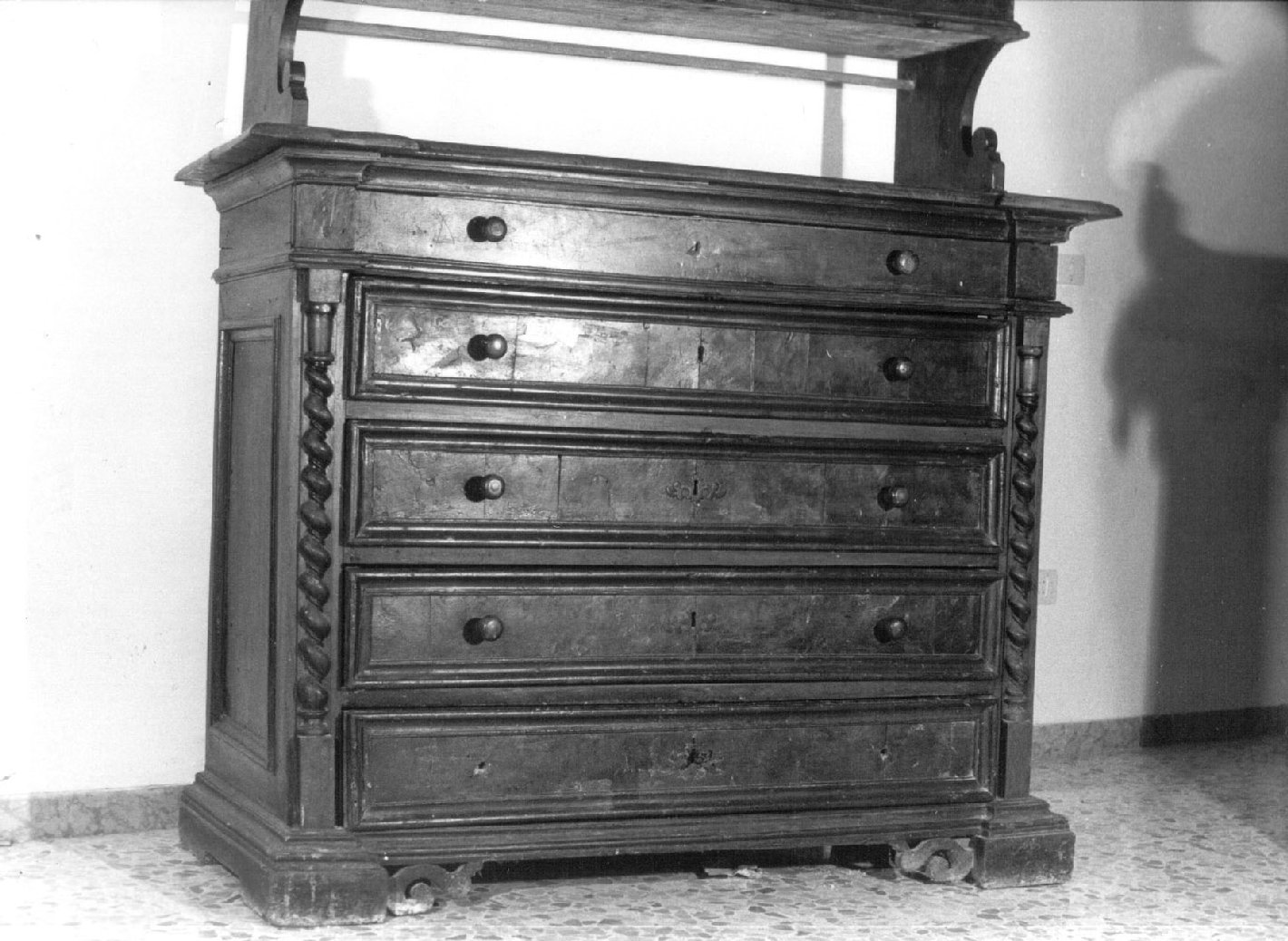 cassettone, opera isolata - bottega Italia centrale (seconda metà sec. XVII)