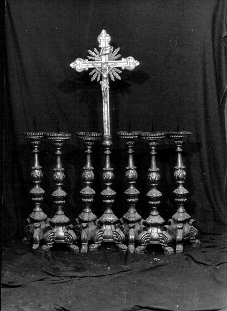 Cristo crocifisso (croce d'altare, opera isolata) - bottega Italia centrale (sec. XVIII)