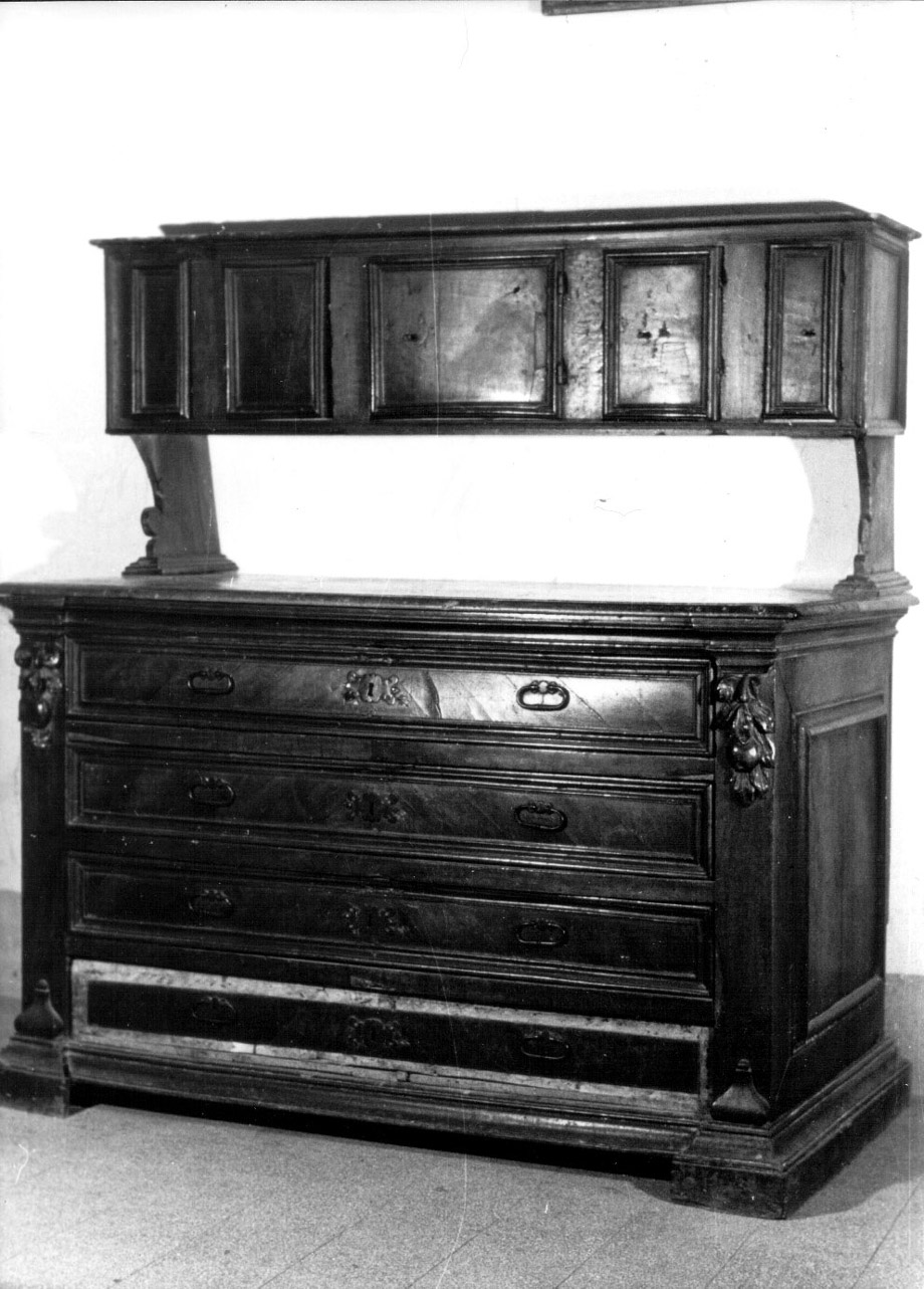 cassettone, opera isolata - bottega Italia centrale (seconda metà sec. XVII)