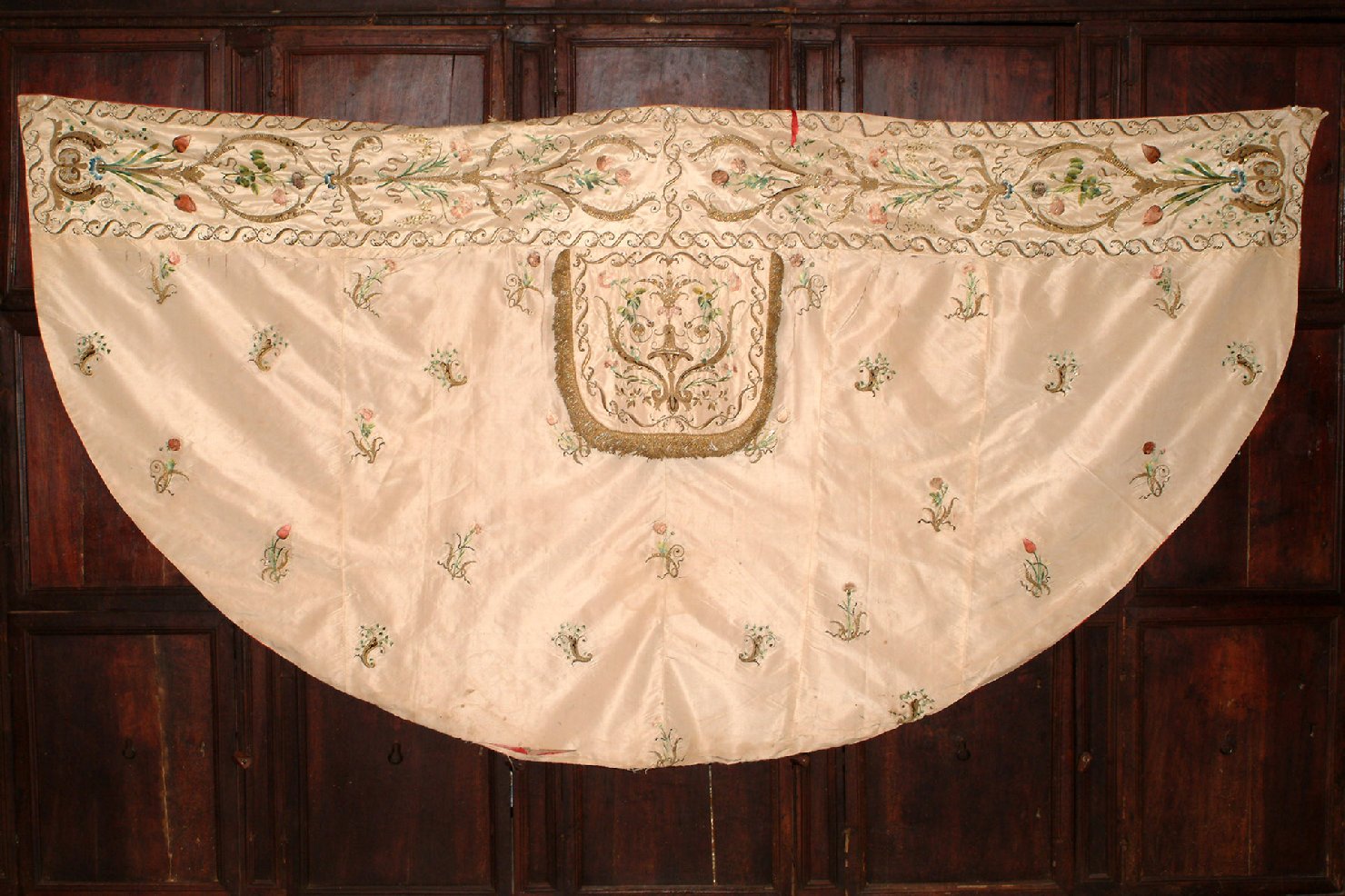 piviale, opera isolata - manifattura umbra (prima metà sec. XIX)