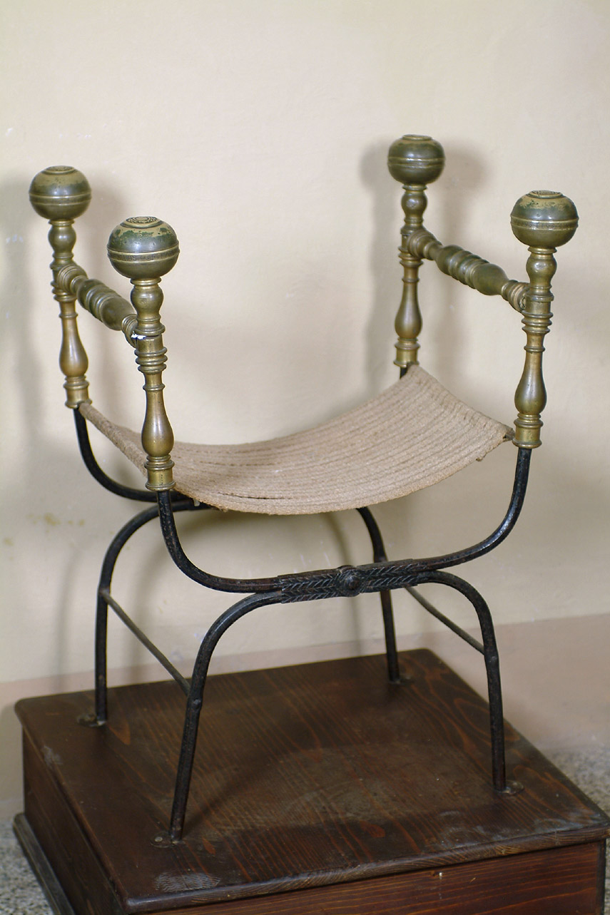 faldistorio, opera isolata - bottega Italia centrale (inizio sec. XVII)