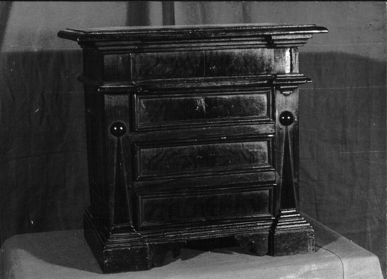 cassettone, opera isolata - bottega Italia centrale (sec. XVII)