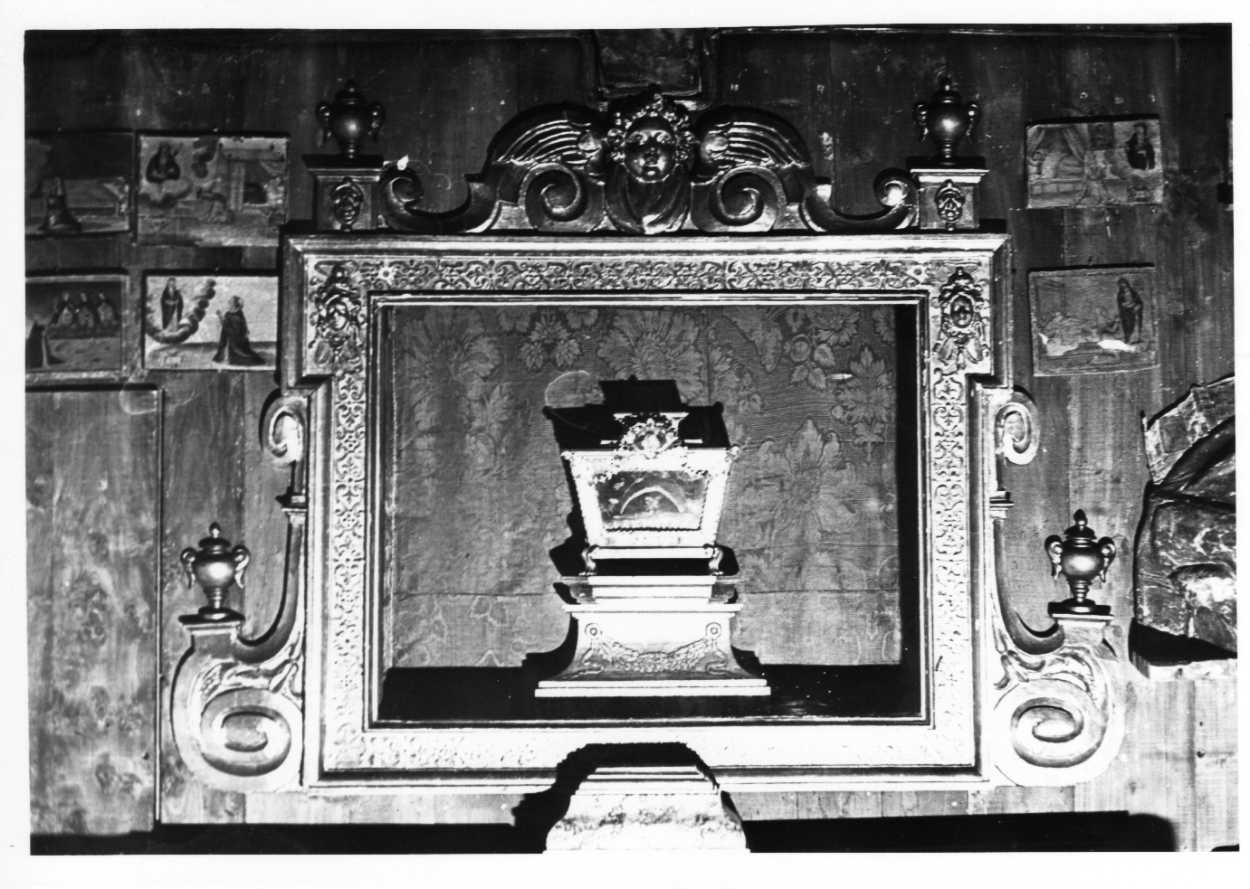 cornice, elemento d'insieme - bottega umbra (prima metà sec. XVII)