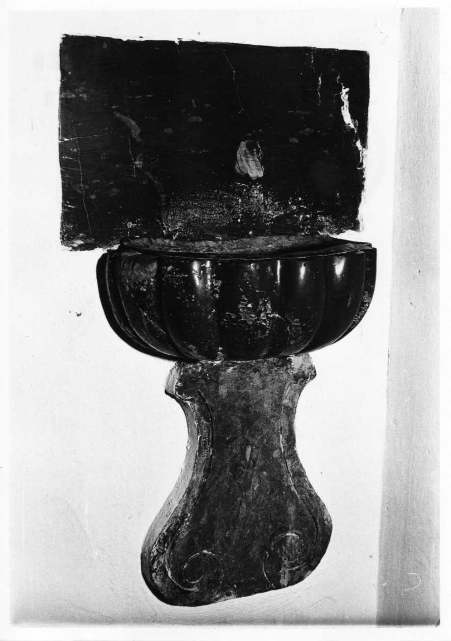 acquasantiera da parete, insieme - bottega umbra (sec. XVII)