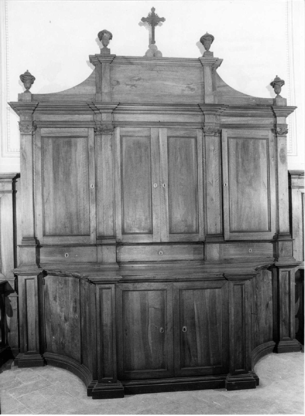 armadio da sacrestia, opera isolata - bottega umbra (sec. XVIII)