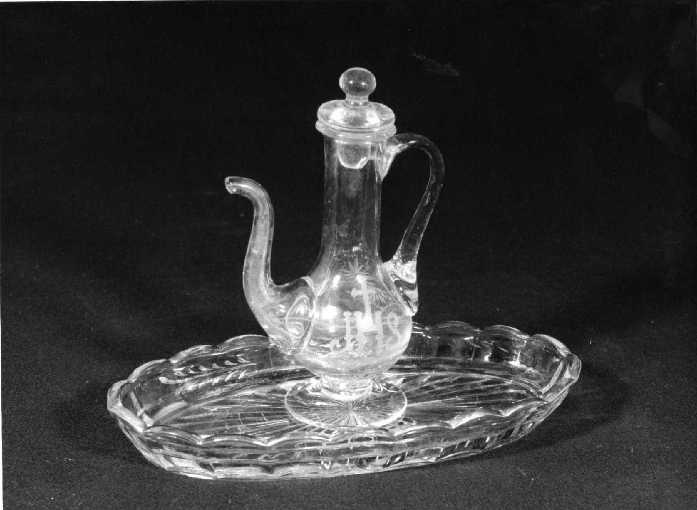 ampolliera, elemento d'insieme - bottega umbra (sec. XIX)