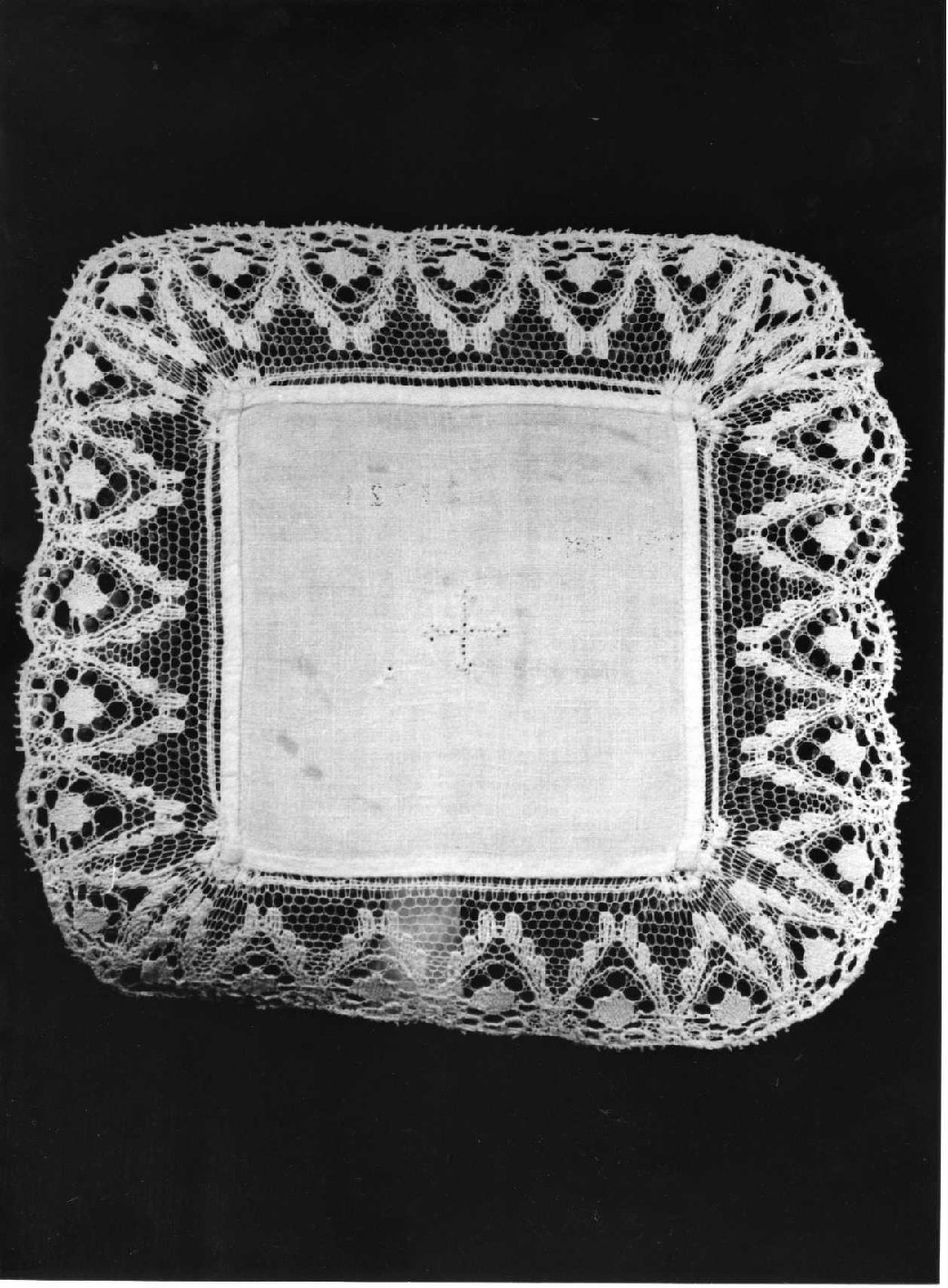 velo di calice, opera isolata - manifattura umbra (sec. XIX)