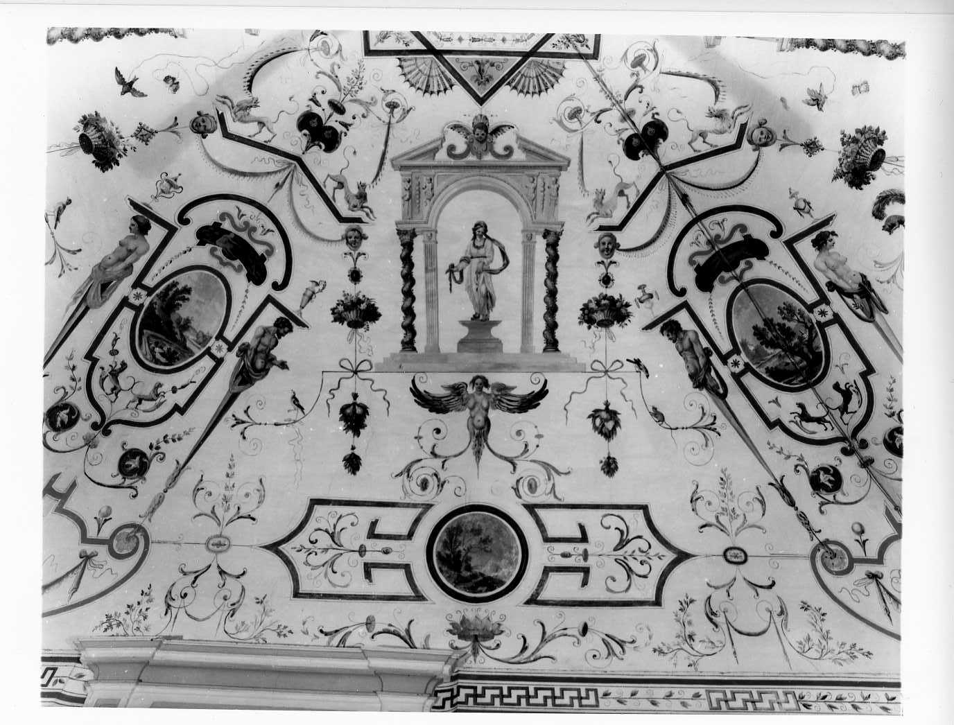 grottesche con figura allegorica, arpia e paesaggi (decorazione pittorica, ciclo) di Savini Salvio (attribuito) (ultimo quarto sec. XVI)