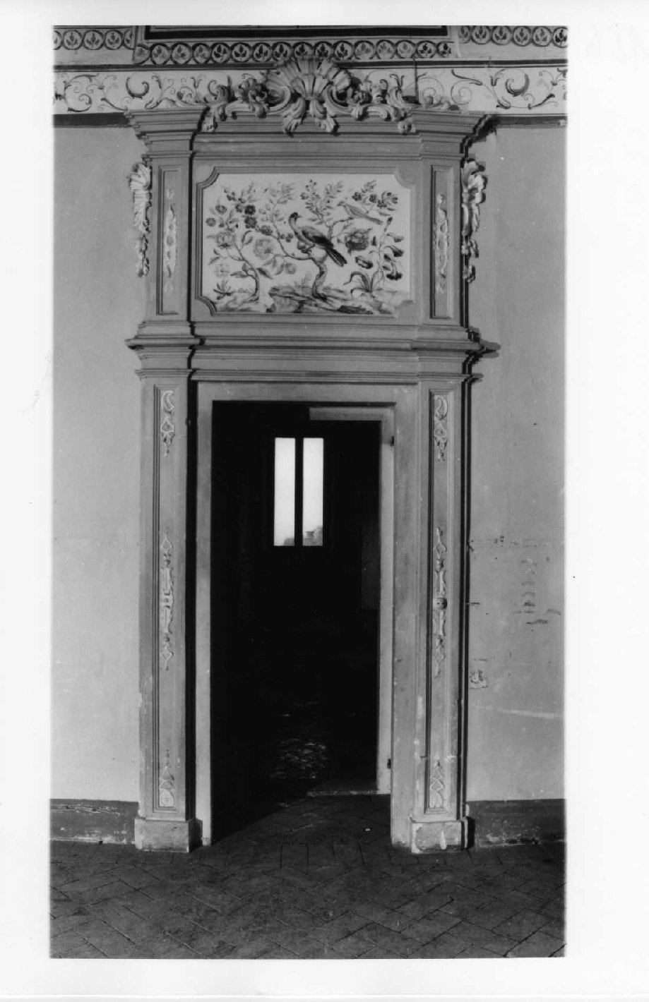 mostra di porta, complesso decorativo - ambito Italia centrale (sec. XVIII)