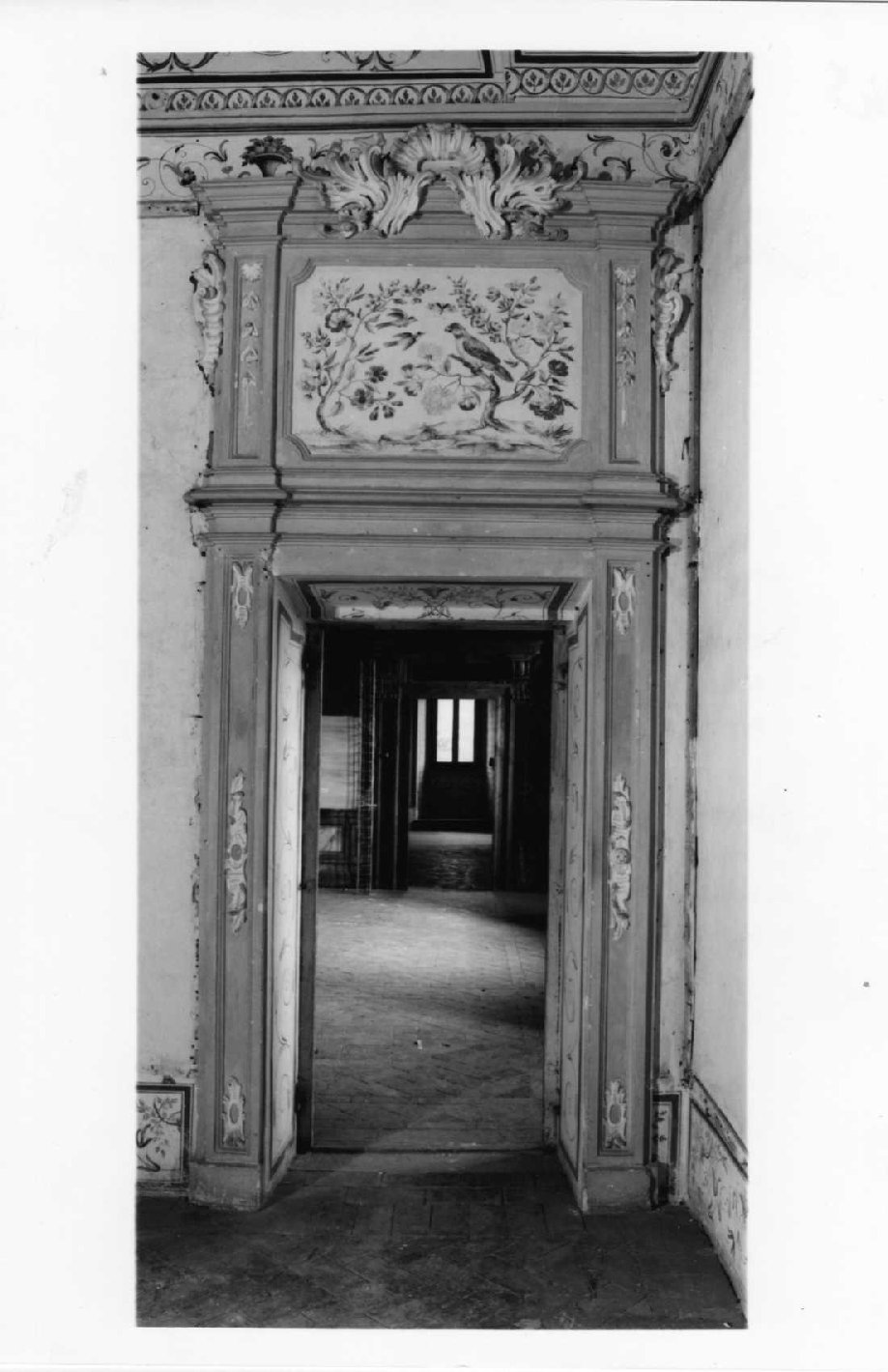 mostra di porta, complesso decorativo - ambito Italia centrale (sec. XVIII)