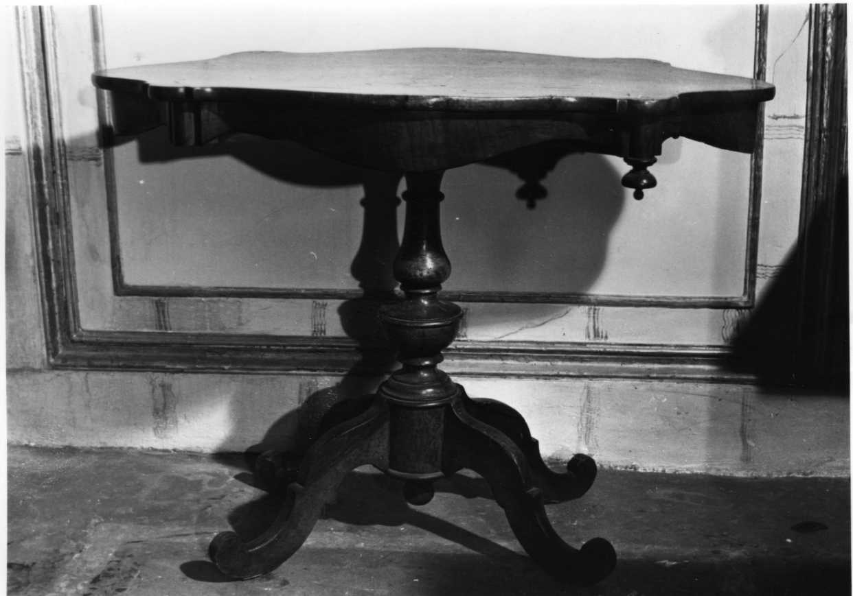 tavolo, opera isolata - bottega umbra (sec. XVIII)