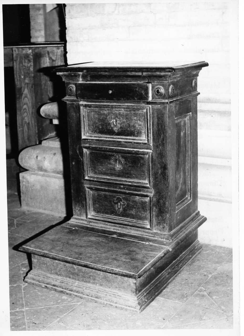 inginocchiatoio, opera isolata - bottega umbra (sec. XVII)