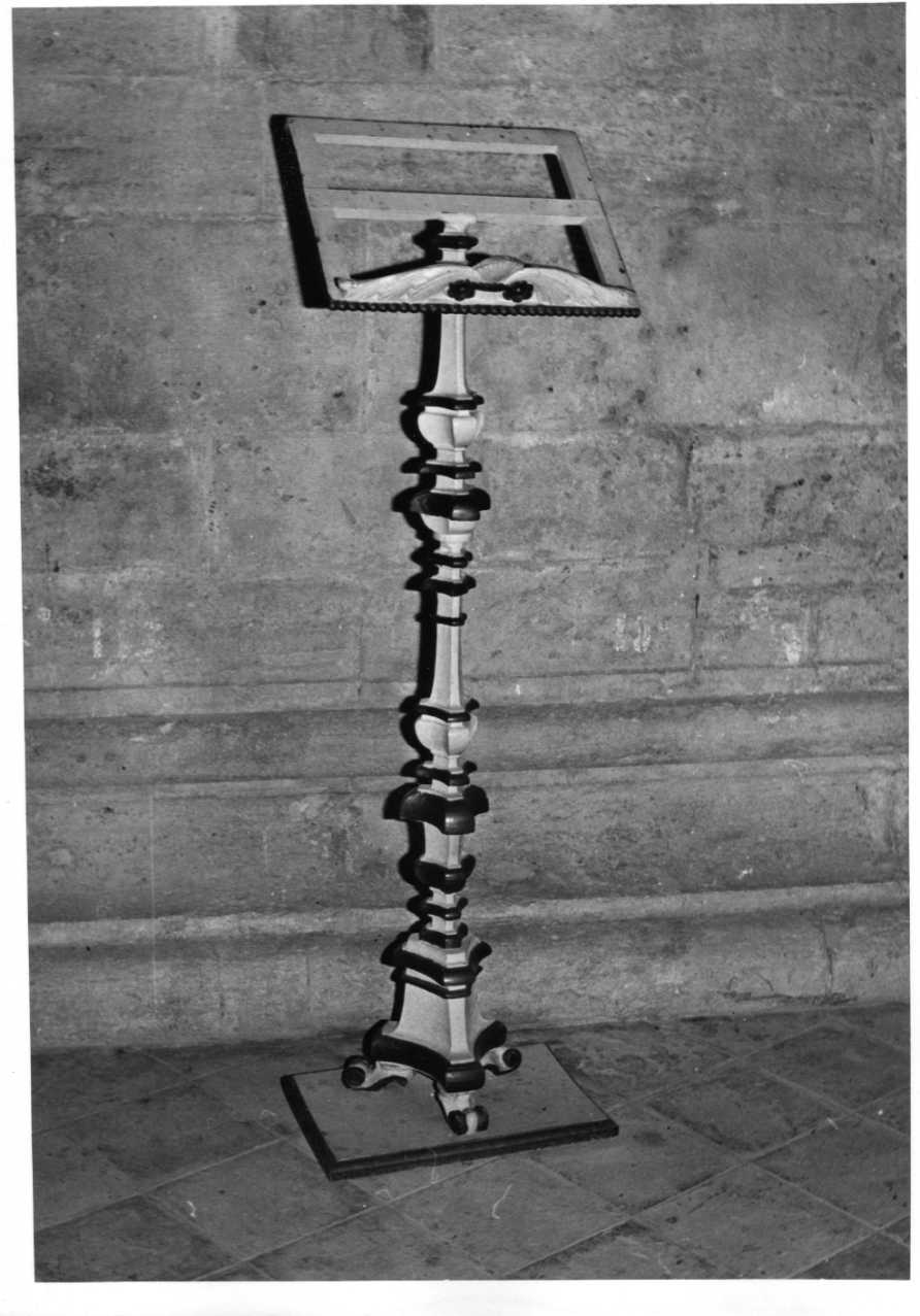 leggio a fusto, opera isolata - bottega Italia centrale (secc. XVII/ XVIII)