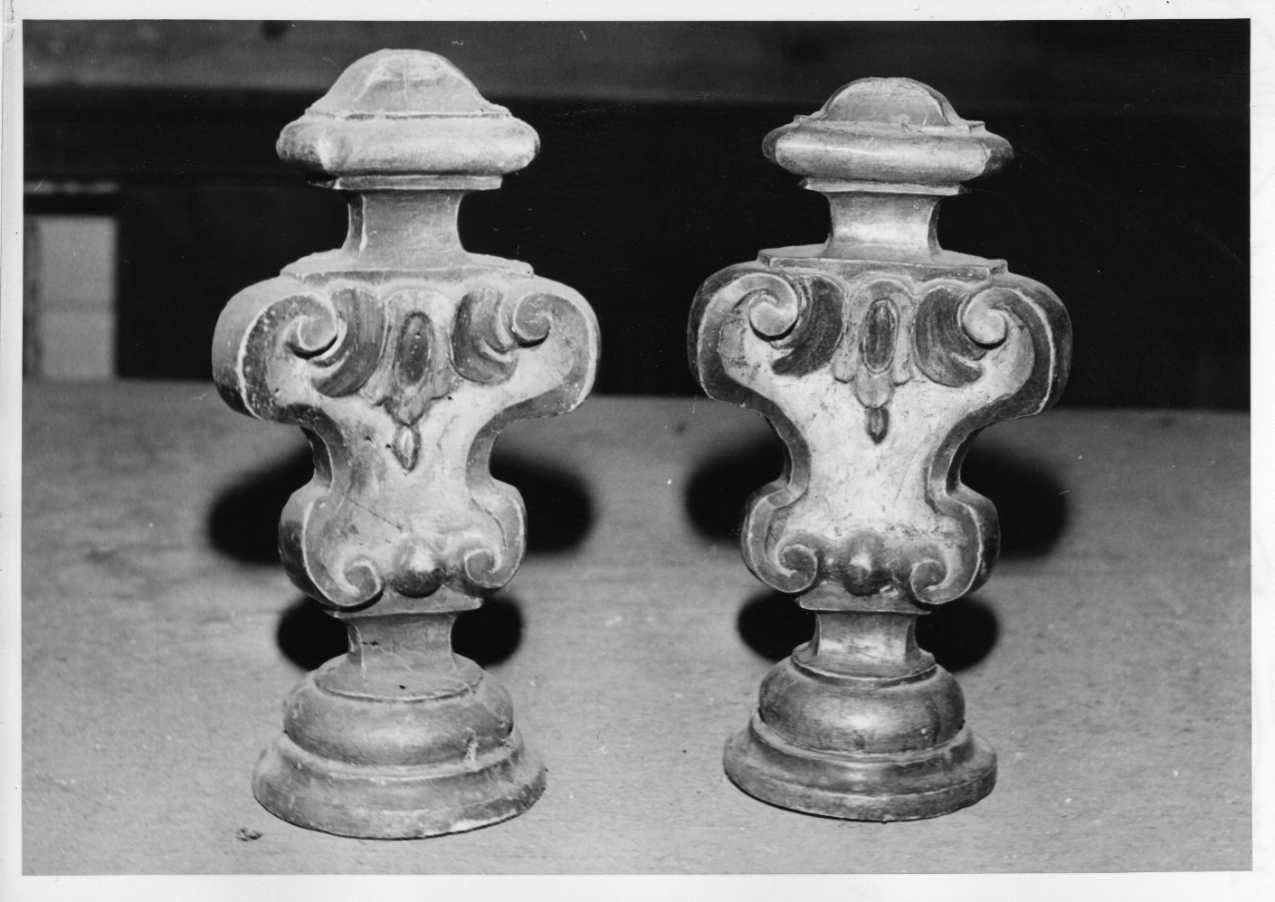 vaso d'altare per composizione floreale, serie - bottega Italia centrale (secc. XVII/ XVIII)