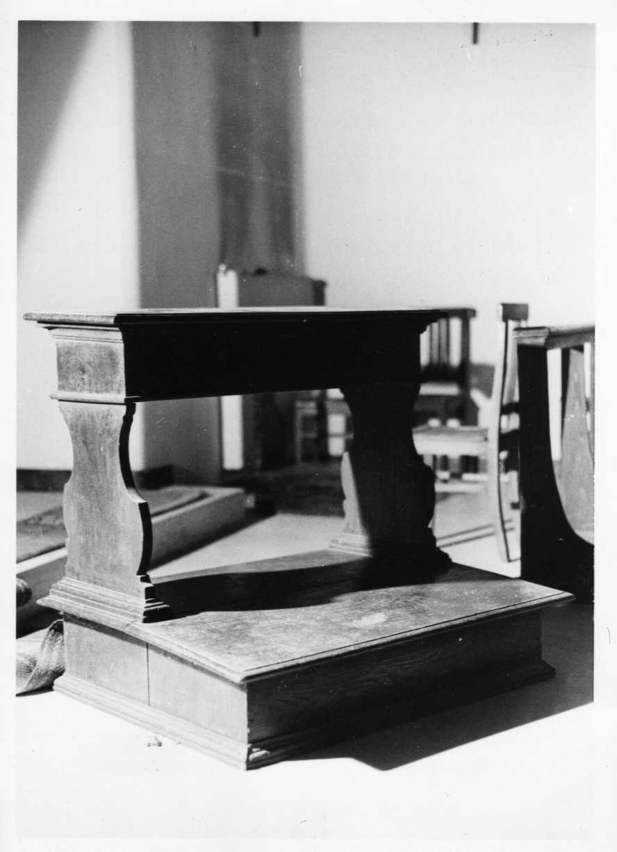 inginocchiatoio, opera isolata - bottega Italia centrale (sec. XVII)