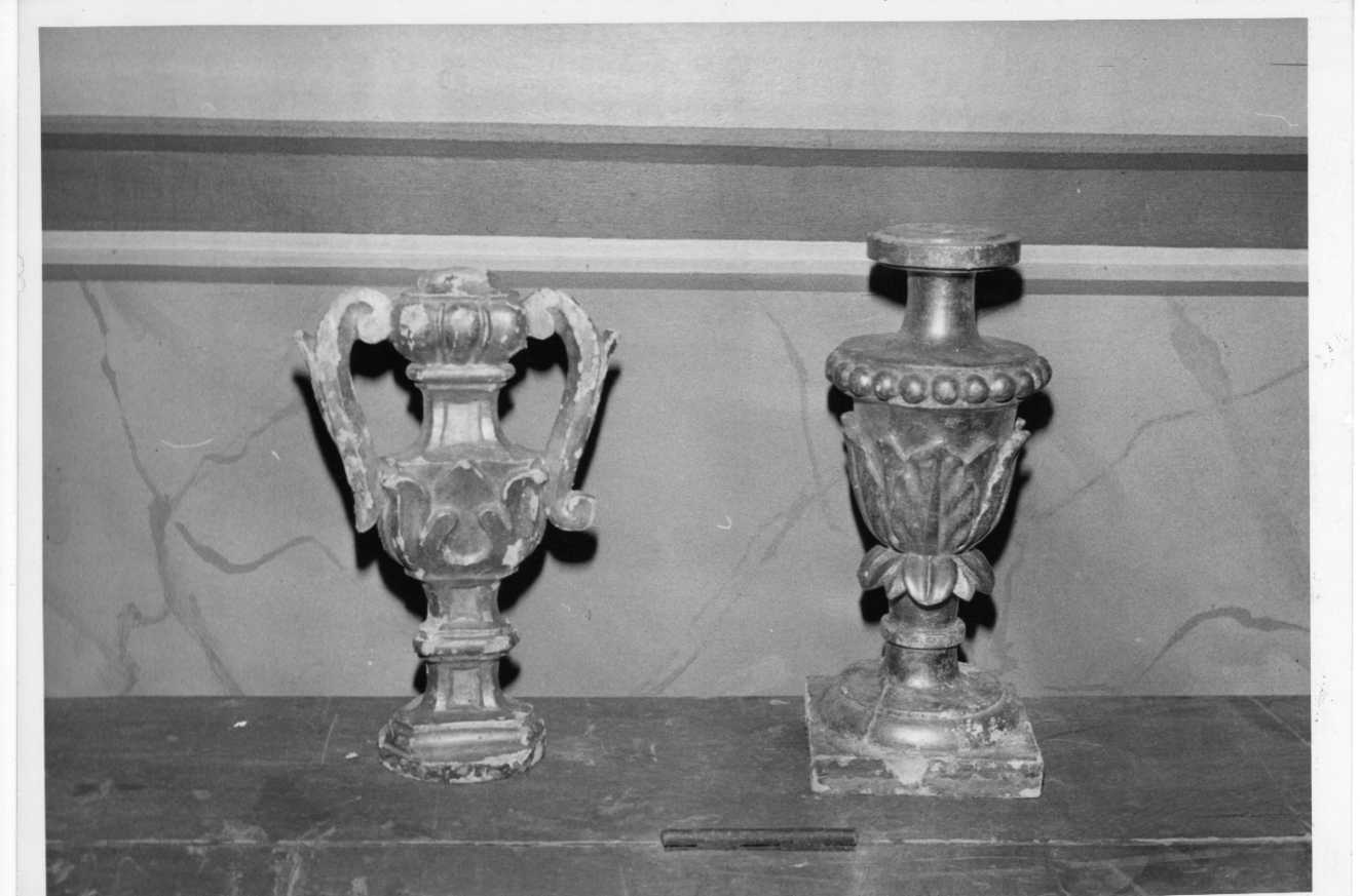 vaso d'altare per composizione floreale, serie - bottega Italia centrale (sec. XVII)