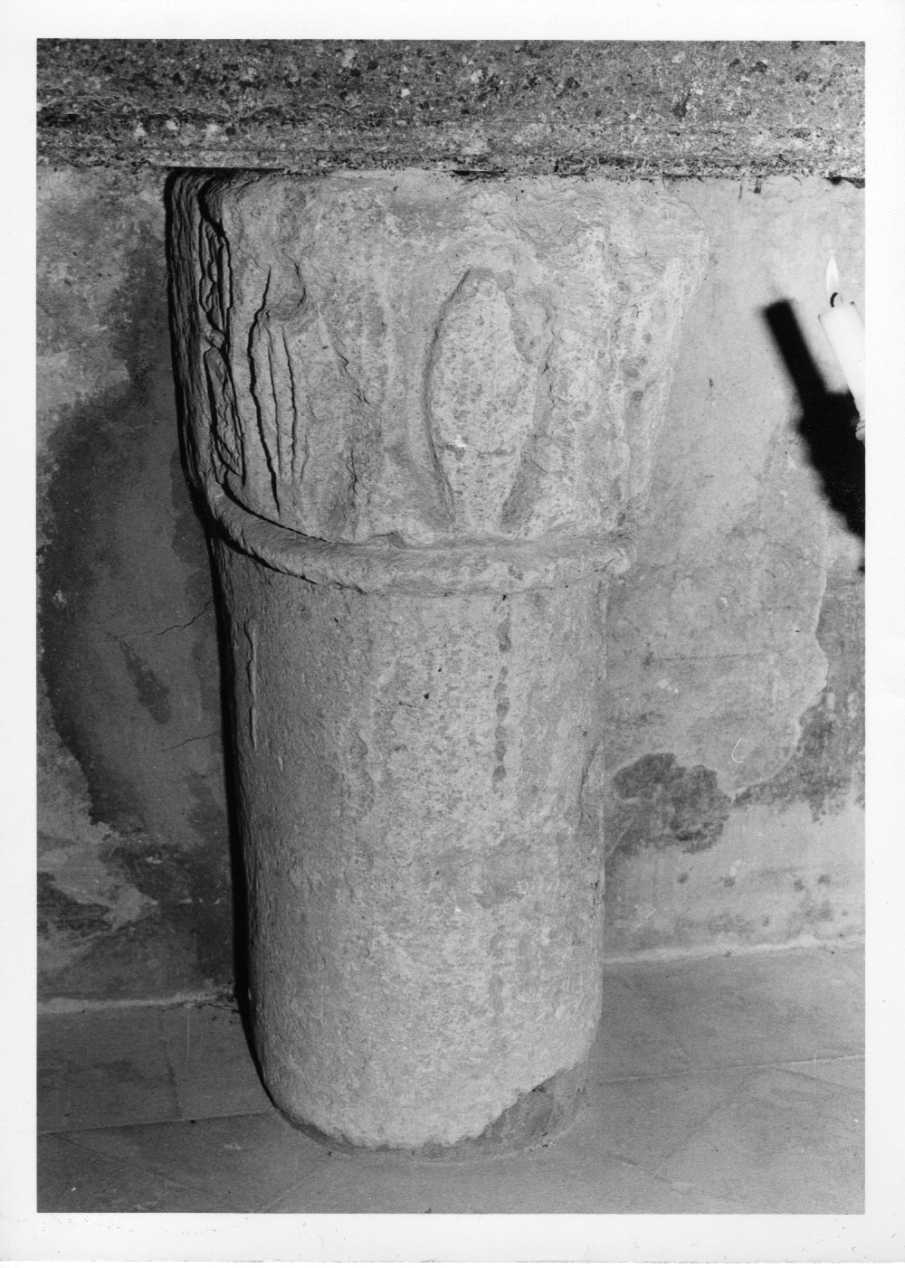 capitello di colonna, opera isolata - bottega Italia centrale (sec. XV)