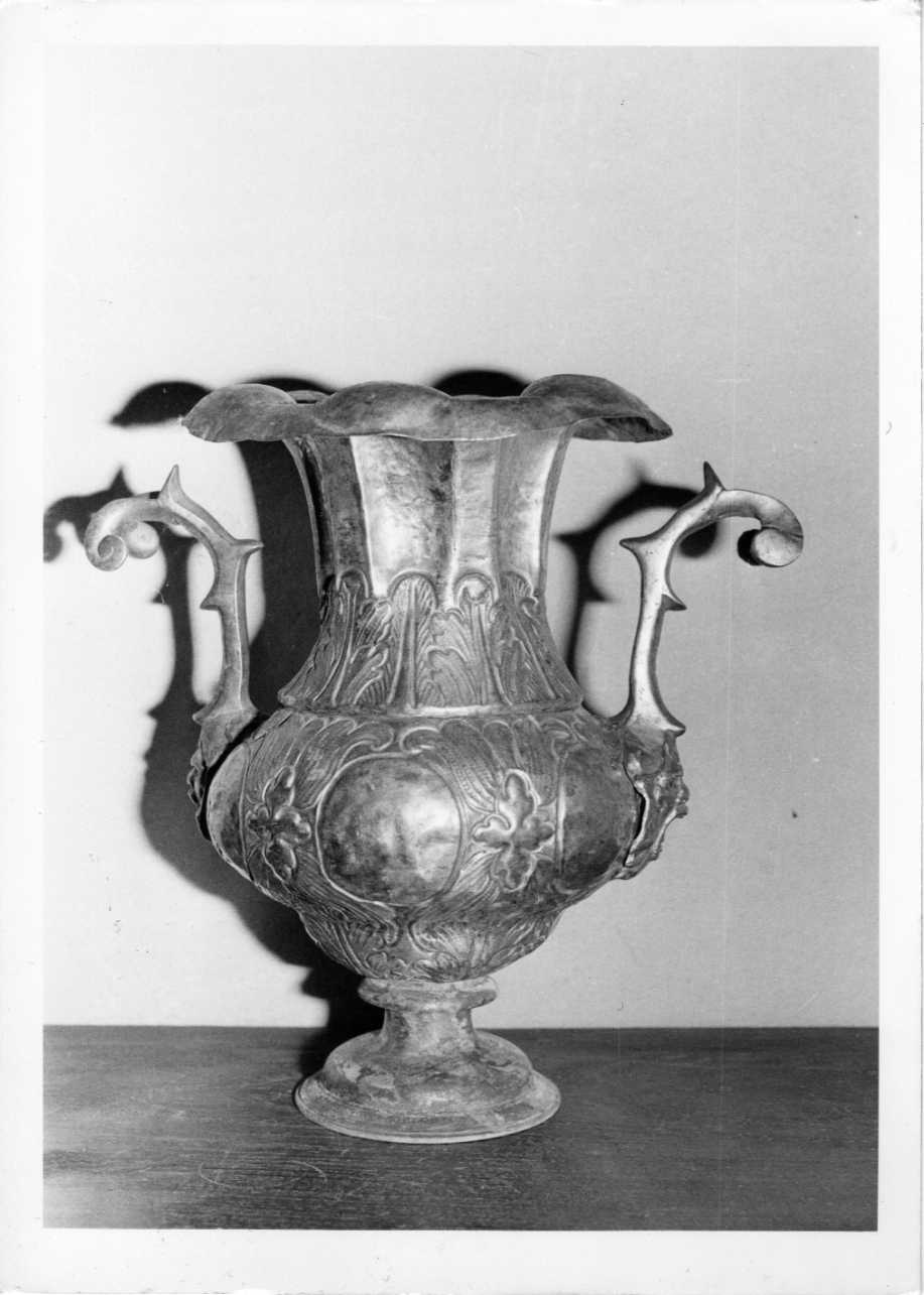 vaso da fiori, coppia - bottega Italia centrale (sec. XVIII)