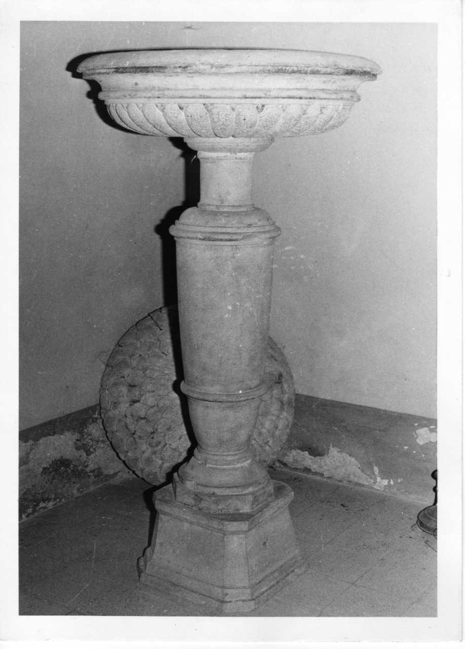 fonte battesimale - a fusto, opera isolata - ambito Italia centrale (sec. XVI)