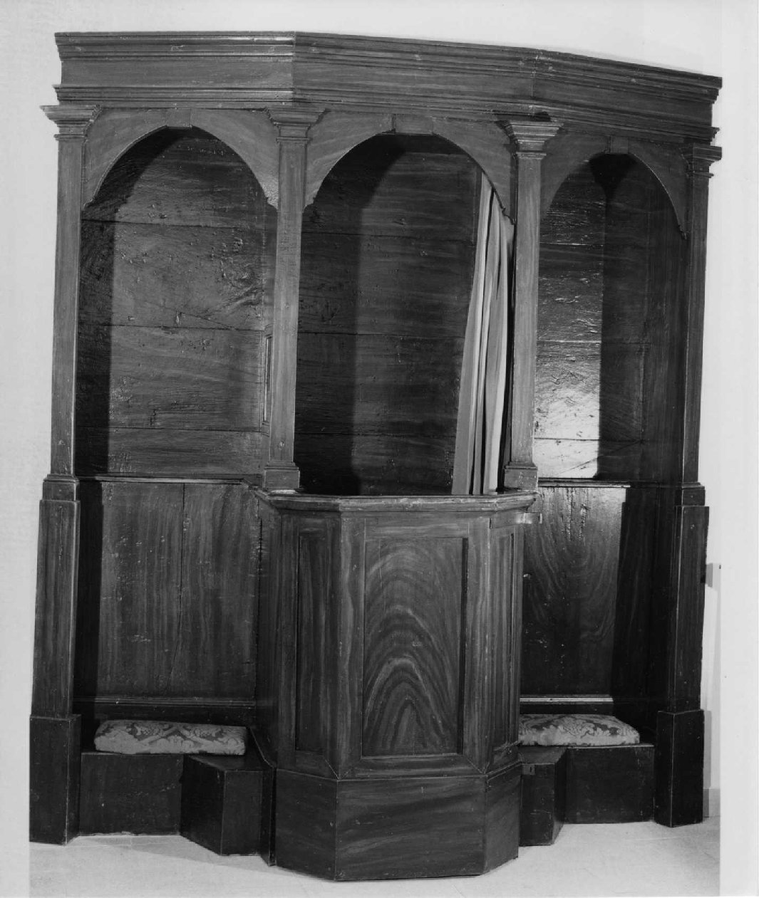 confessionale, opera isolata - bottega umbra (secc. XIX/ XX)