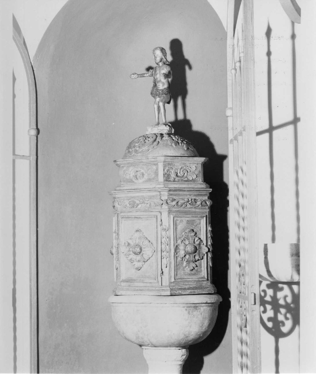 coperchio del fonte battesimale, elemento d'insieme - bottega umbra (sec. XVII)