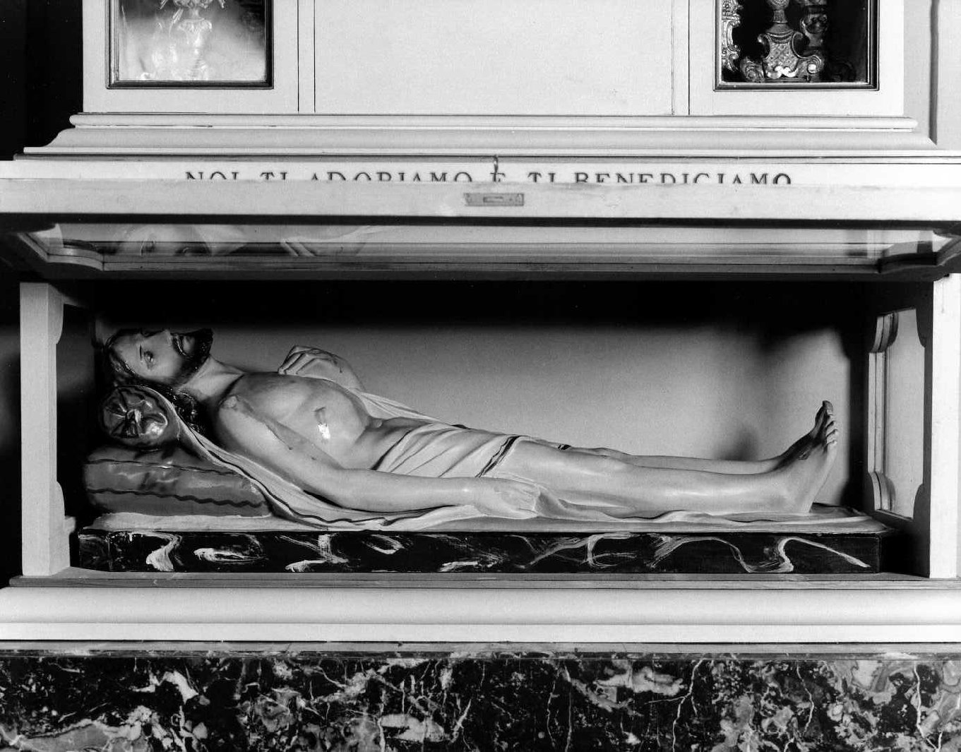 Cristo deposto dalla croce (statua, opera isolata) - bottega Italia centrale (sec. XIX)