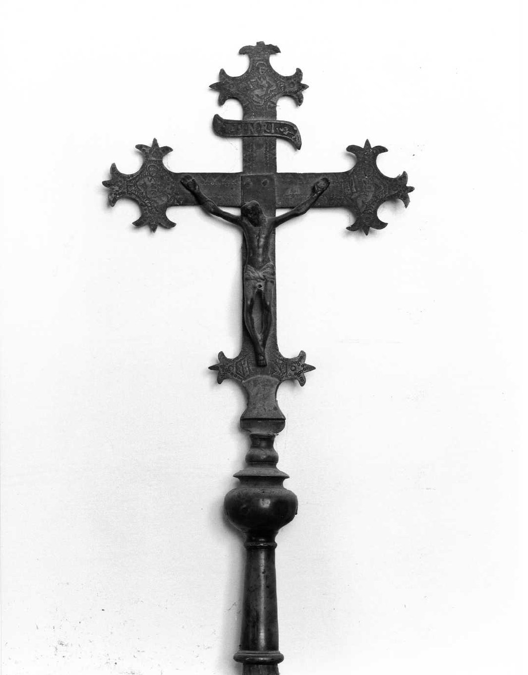 Cristo crocefisso con i quattro Evangelisti (croce processionale, opera isolata) - bottega umbra (sec. XVI)