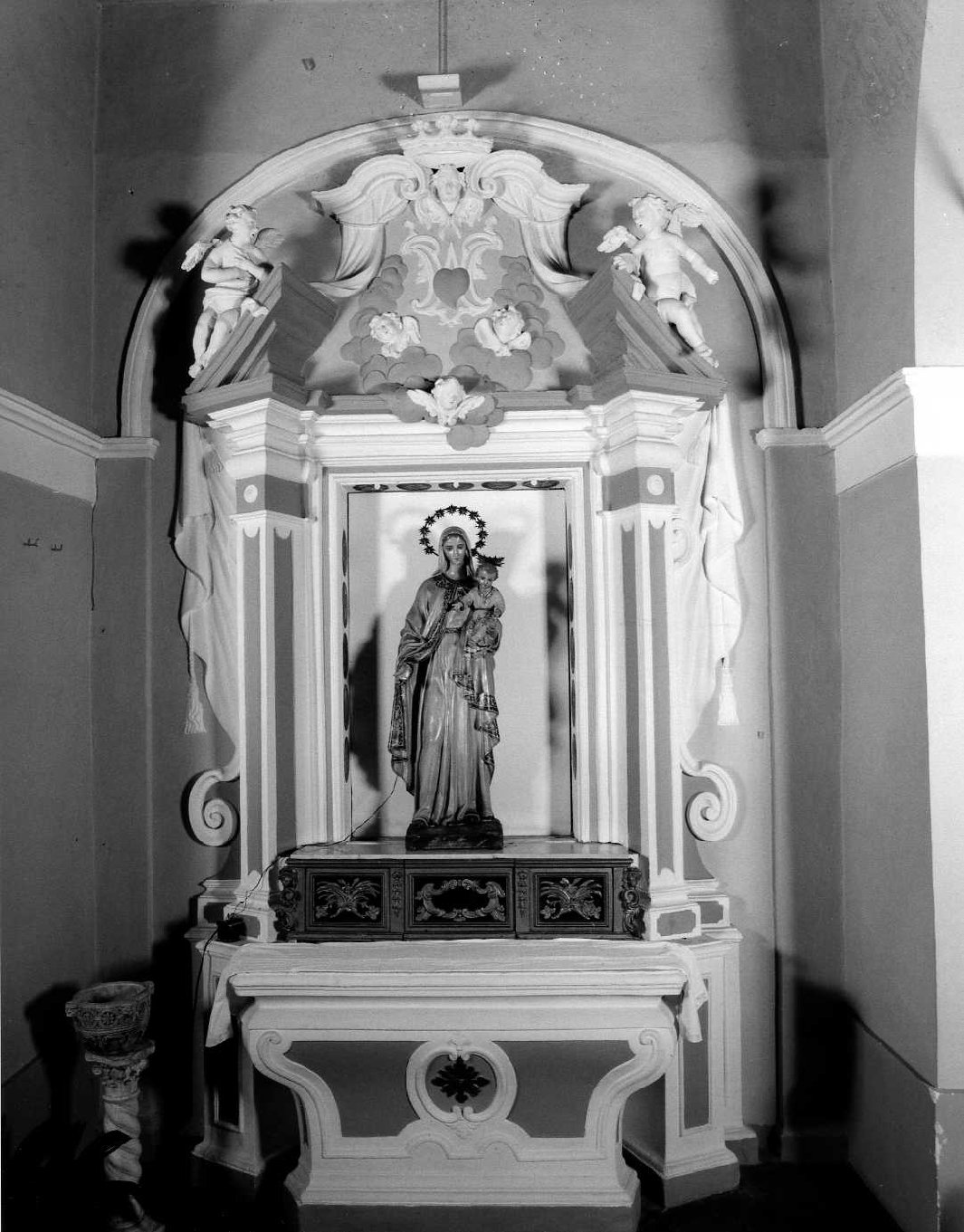 Monogramma mariano e angeli (mostra d'altare, complesso decorativo) - bottega umbra (sec. XIX)