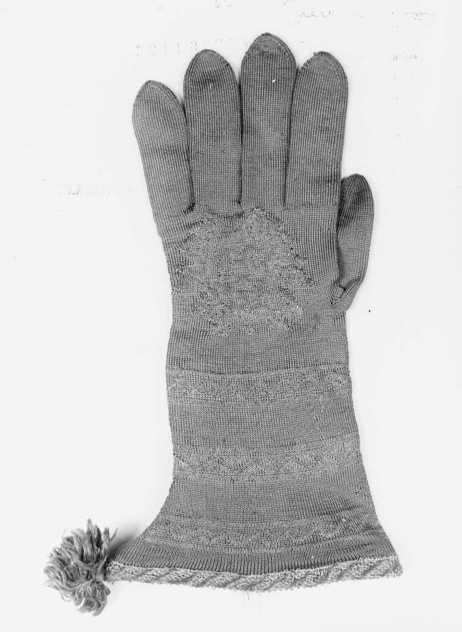 guanto, opera isolata - manifattura italiana (prima metà sec. XVI)